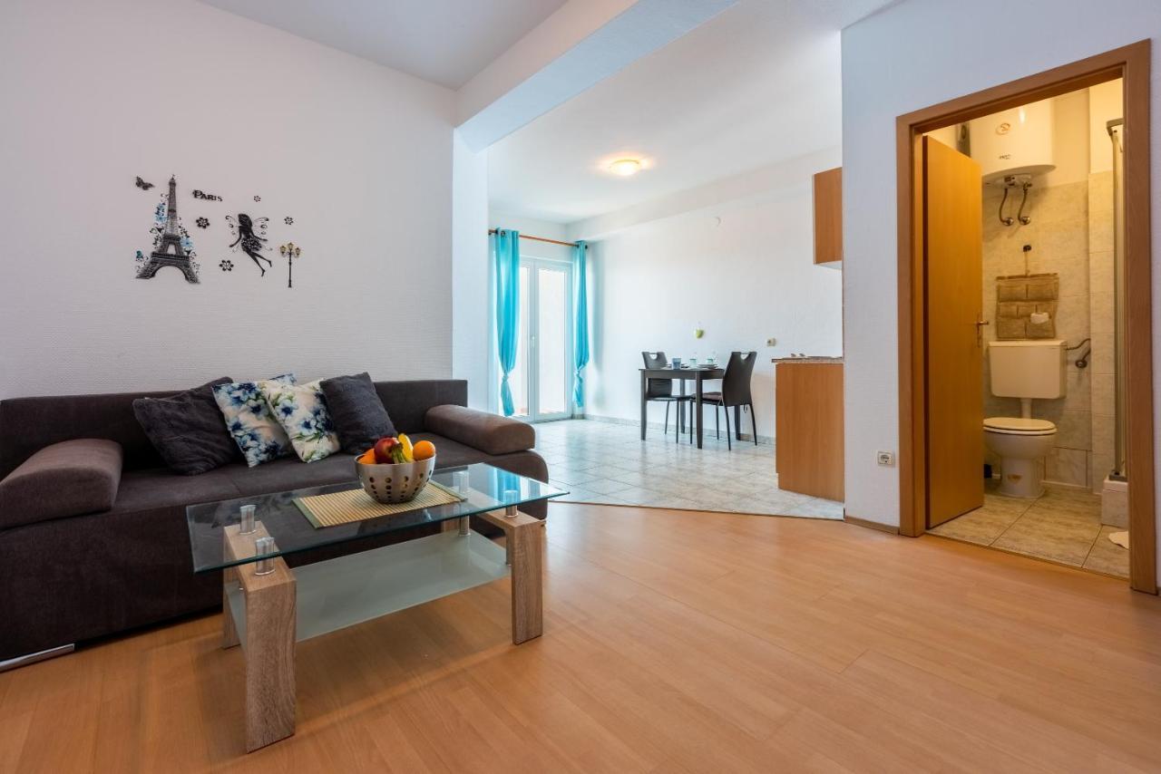 Apartments Antonija Crikvenica Exterior foto